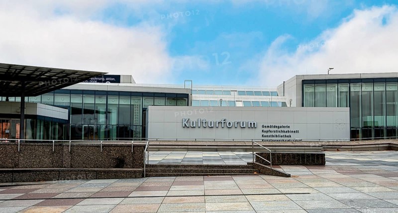 Entrance to the Kulturforum at Matthaeikirchplatz