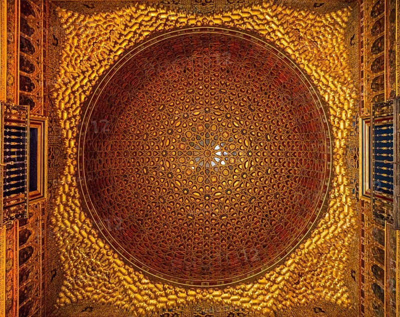 Cedar stalactite dome in the Salon de los Embajadores