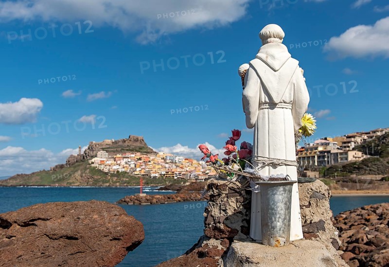 Statue at Castelsardo port