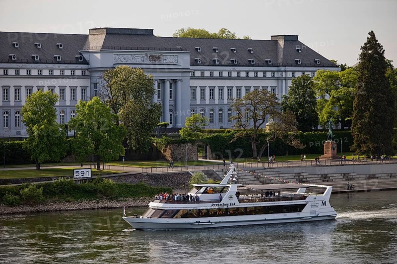 Passenger ship MS Deutsches Eck on the Rhine at kilometre 591 with the Electoral Palace