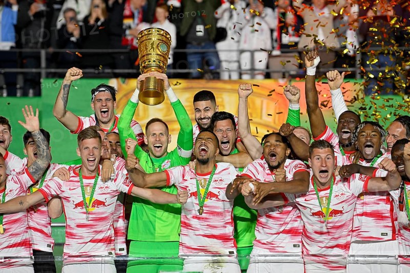 Cup presentation