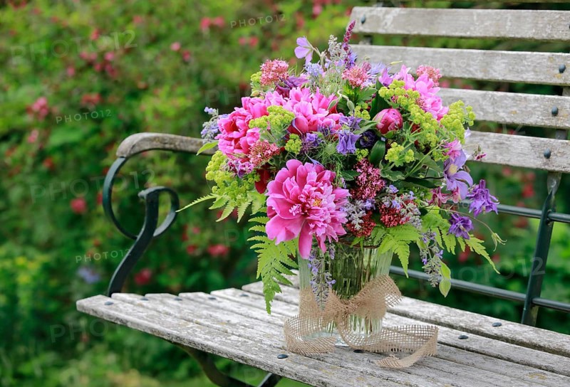 Colourful bouquet in red