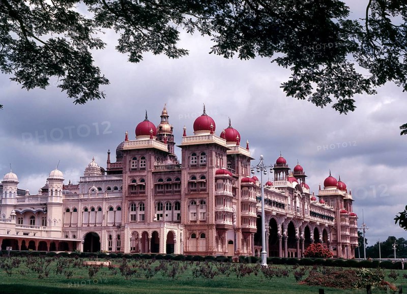 Amba vilas palace with a potpourri of Hindu