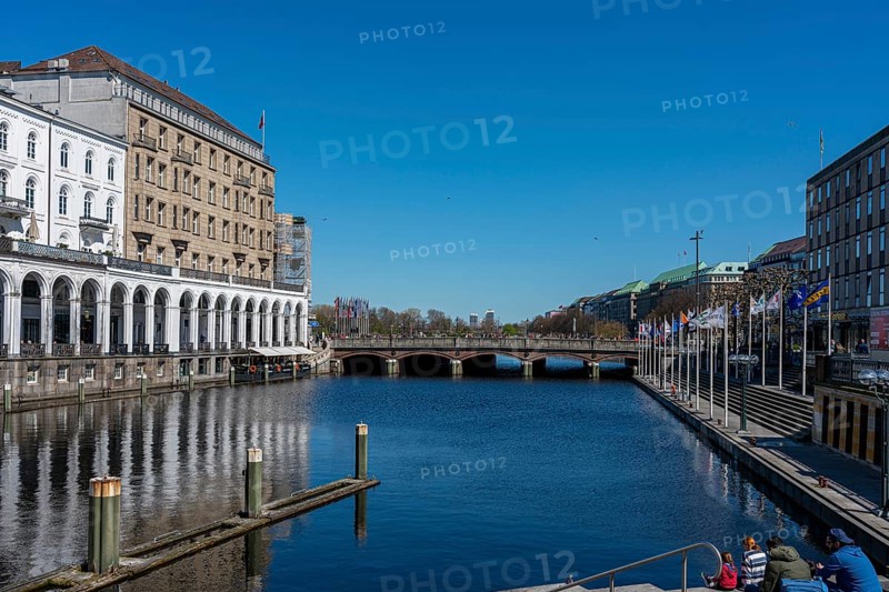 Residential and commercial buildings on Alsterfleet