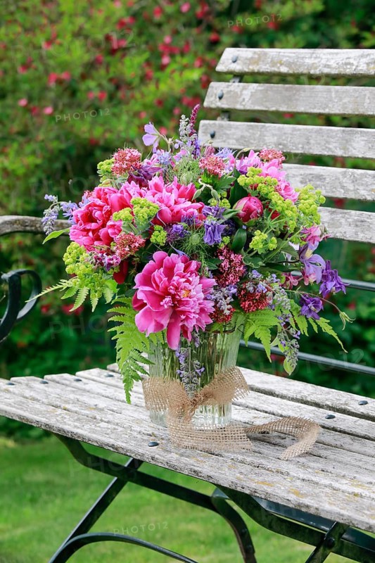 Colourful bouquet in red