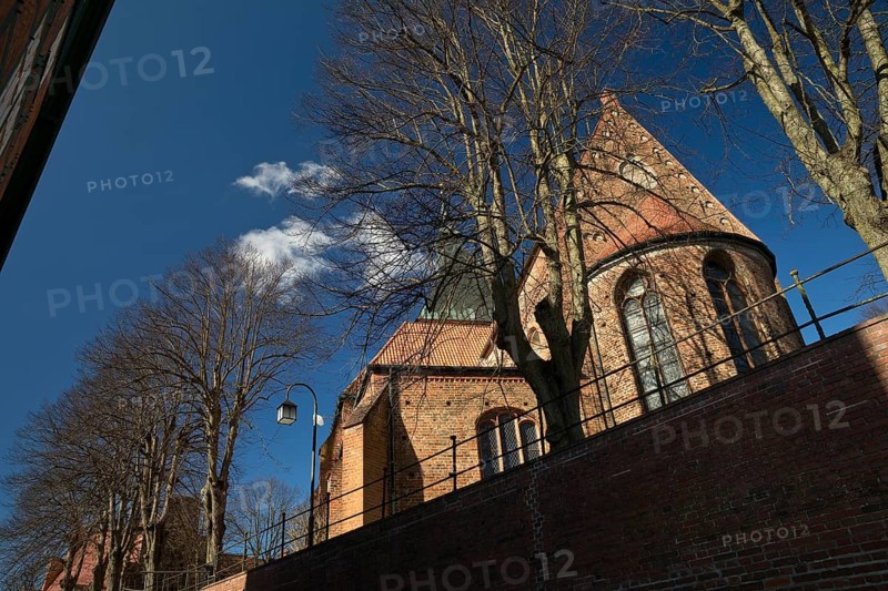 Blick von Unten auf die Sankt Nicolaikirche