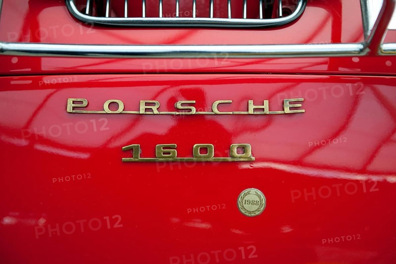 Classic lettering on Porsche 356