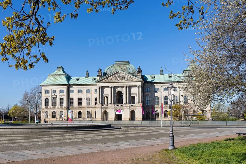 Palaisplatz and Japanese Palace