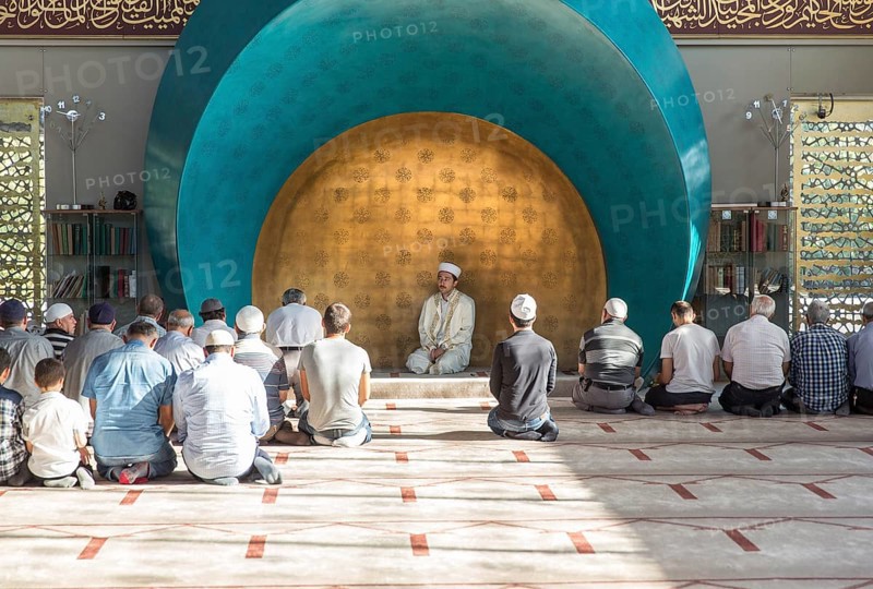 Prayer in the Sakirin Mosque