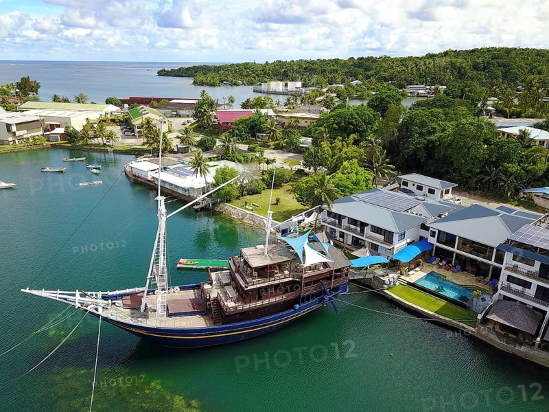Restaurant ship manta ray