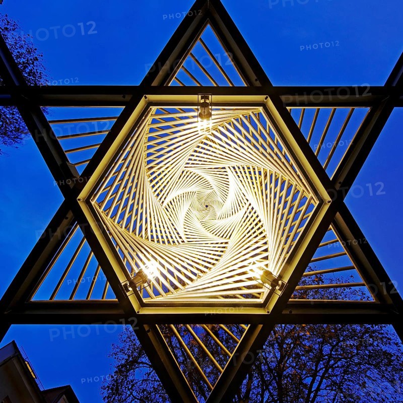 Memorial on the square of the Old Synagogue