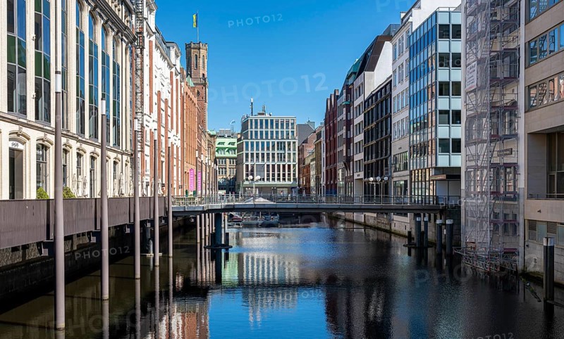 Residential and commercial buildings on Alsterfleet