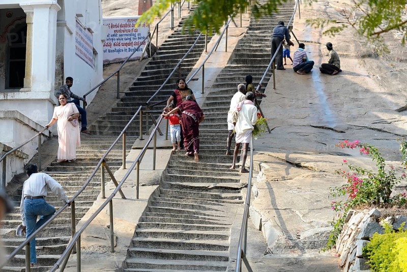 Over 600 steps to the Gomateshwara statue