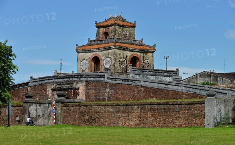 Thuong Tu Gate