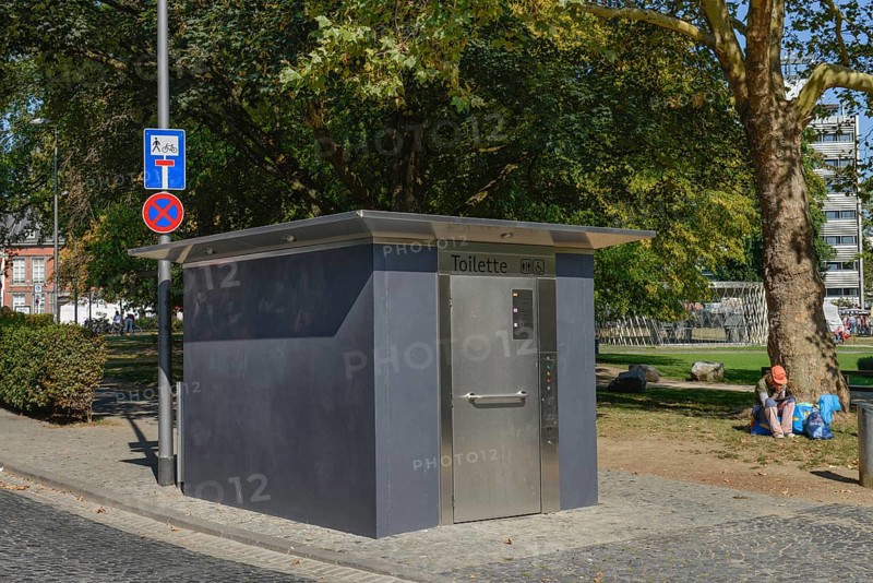 Public toilet