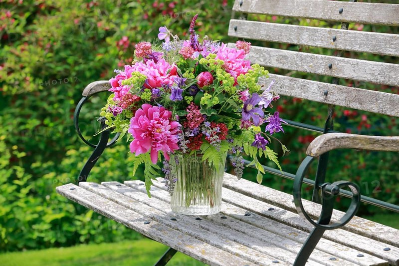 Colourful bouquet in red