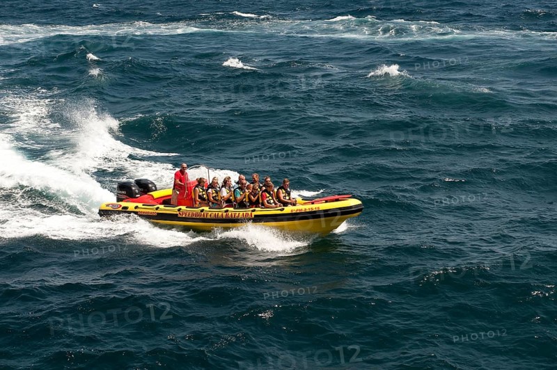 Speedboat with tourists