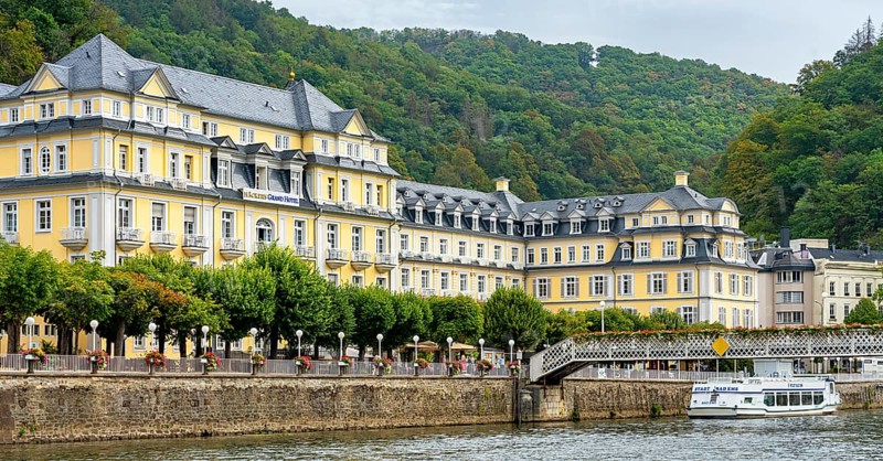 The spa hotel with the adjacent Grand Hotel