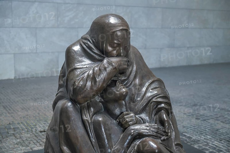 Sculpture Mother with Dead Son by Kaethe Kollwitz