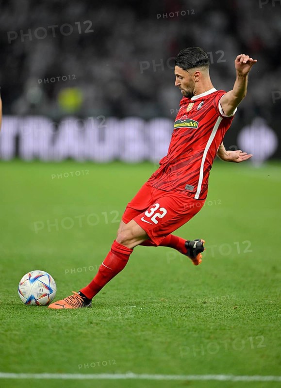 Free kick Goal kick Action Goal chance Vincenzo Grifo SC Freiburg SCF