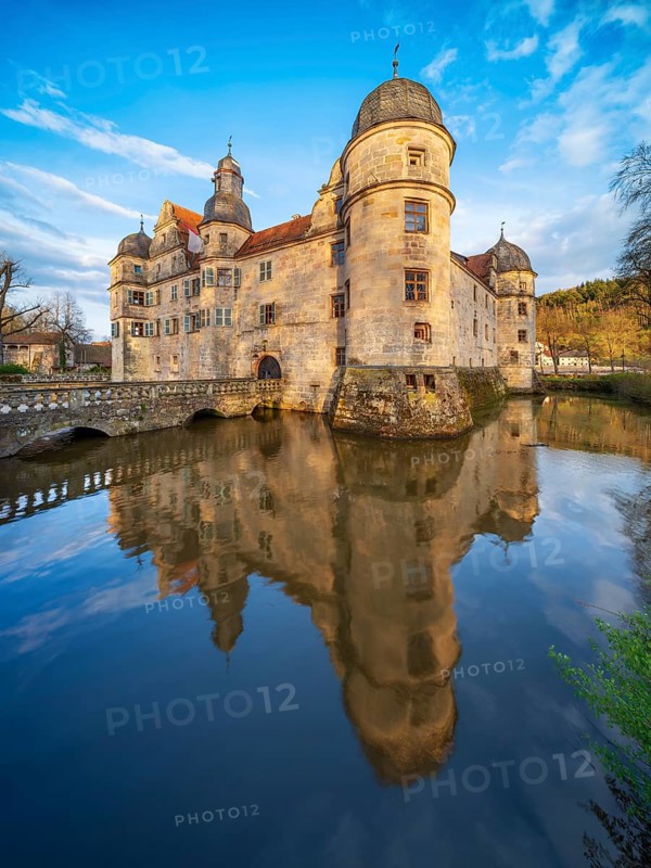 Mitwitz moated castle in the evening light