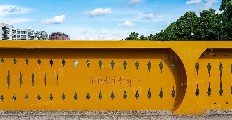Golda Meir Steg at the Landwehrkanal
