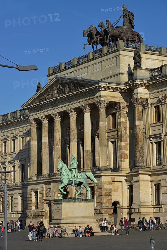 Equestrian statue of Duke Friedrich Wilhelm