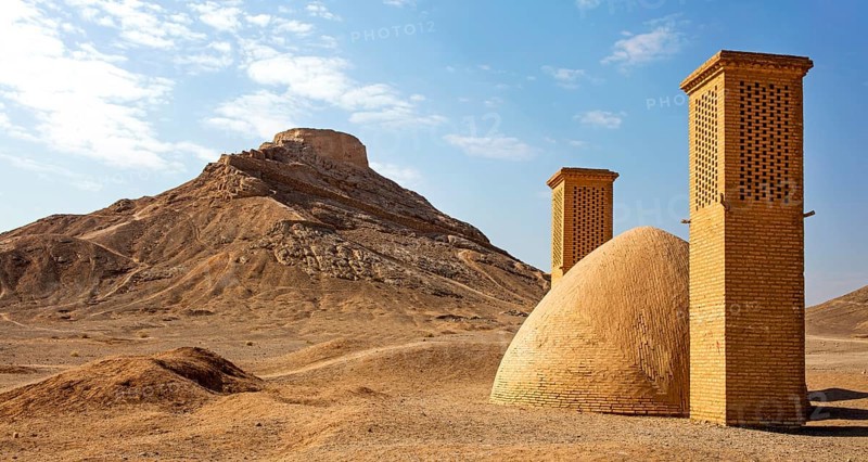 Towers of silence with air-cooled cistern