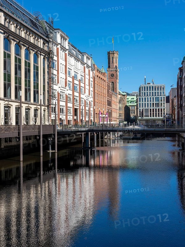 Residential and commercial buildings on Alsterfleet