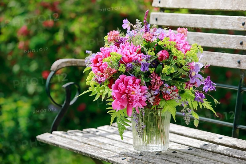 Colourful bouquet in red