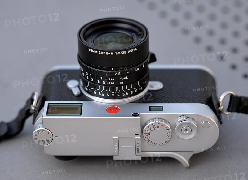 Studioaufnahme Leica M11 Gehaeuse silber verchromt