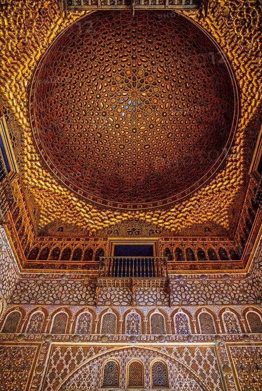 Cedar stalactite dome in the Salon de los Embajadores