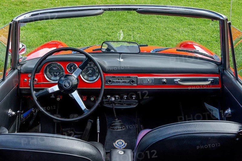 Dashboard of a vintage FIAT 1500 Spider
