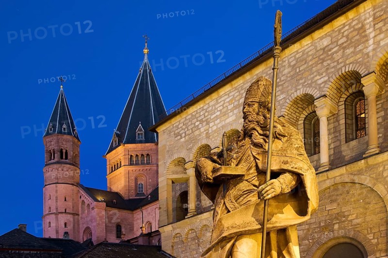 Saint Boniface in front of Gotthard Chapel