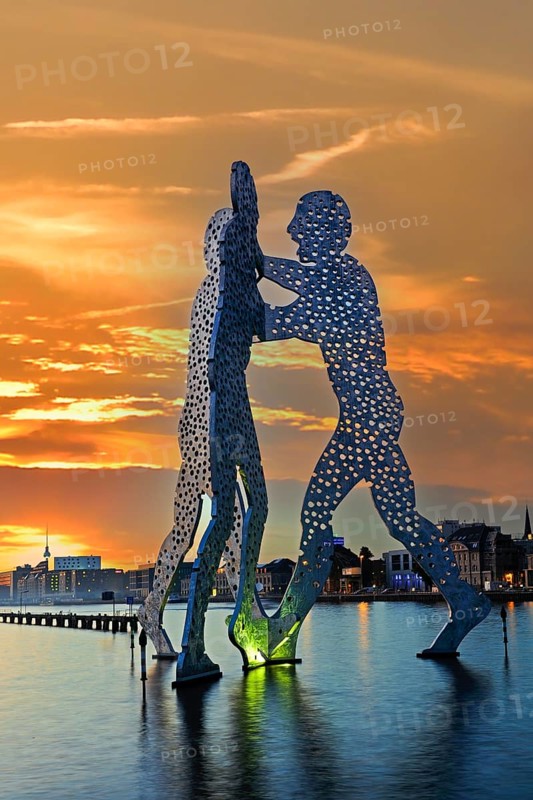 Molecule Men