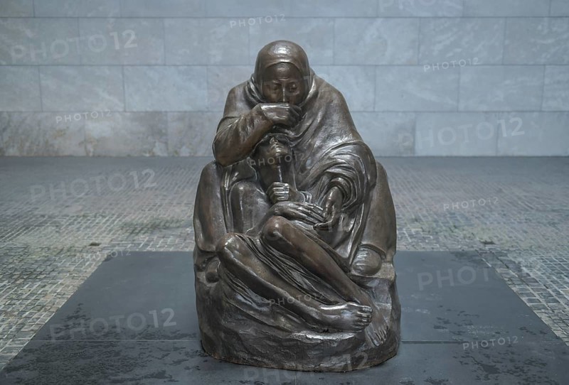 Sculpture Mother with Dead Son by Kaethe Kollwitz