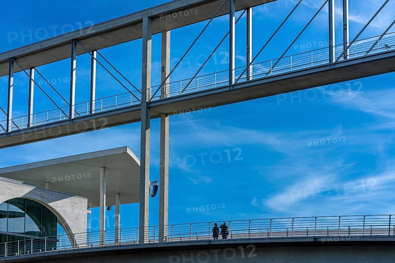 Pedestrian bridge at the Marie-Elisabeth-Lueders Haus in the Berlin government quarter