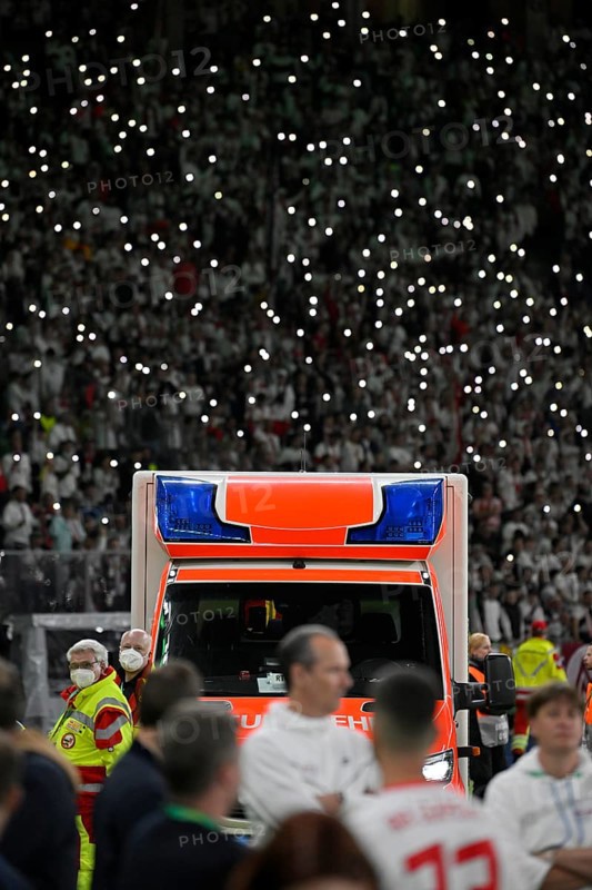 Medical emergency in front of the award ceremony