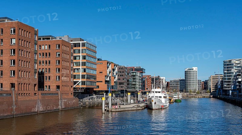 Sandtorhafen with the traditional ship harbour at Sandtorkai