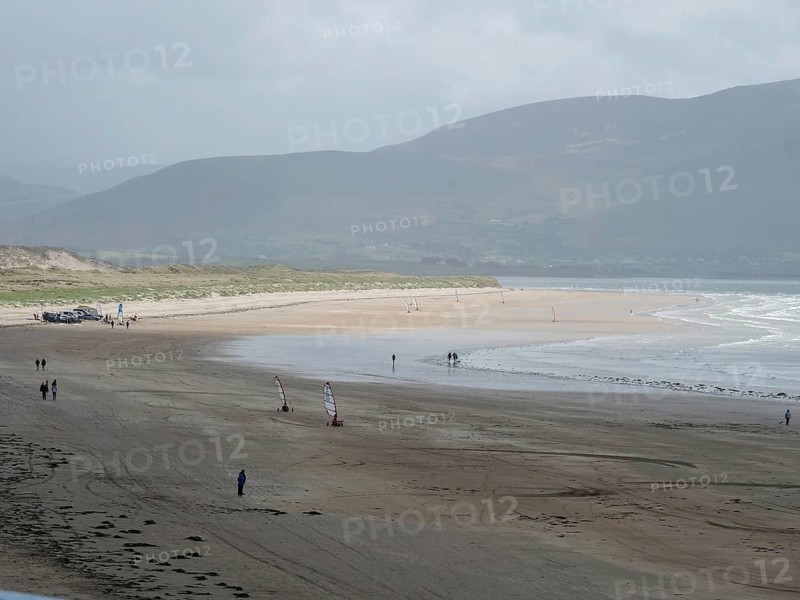 The sandy beach at Inch Beach on Dingle Bay is a popular destination. Ardroe