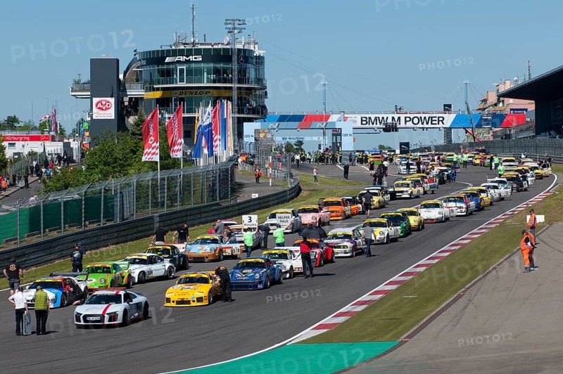 Three minutes to the start