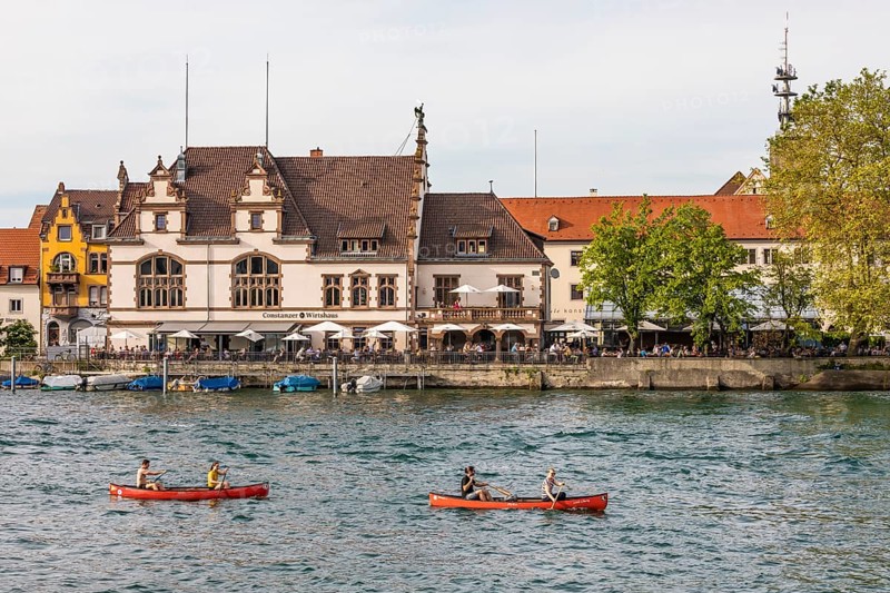Kanuten auf dem Seerhein vor Constanzer Wirtshaus