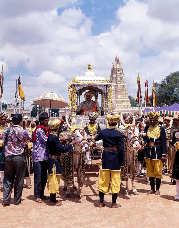 Mysore 26th Maharaja of Srikantadatta Narasimharaja Wadiyar sitting in Chariot during Dussera procession at Mysore palace ground