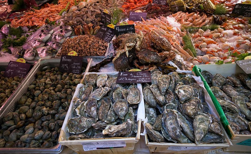 Fresh fish and seafood