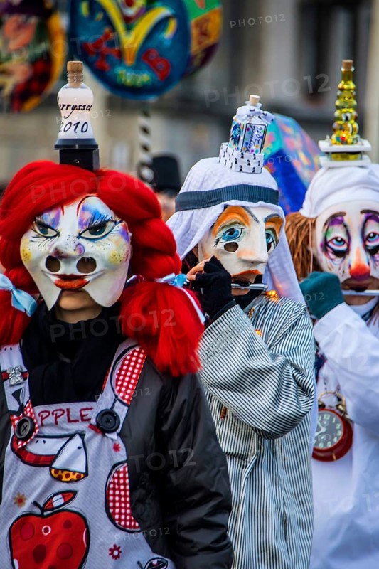 Dressed-up musicians at the Morgenstraich