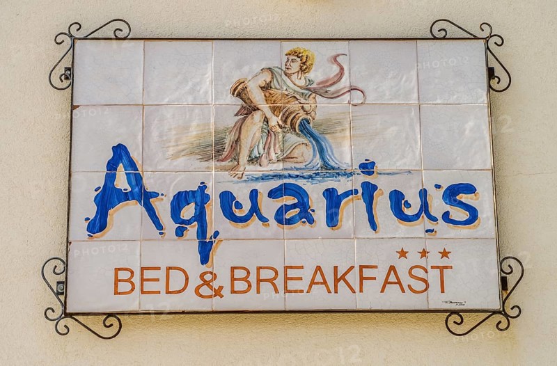 Advertising sign Hotel Aquarius