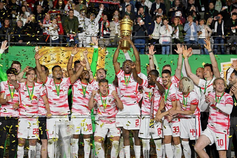 Cup presentation