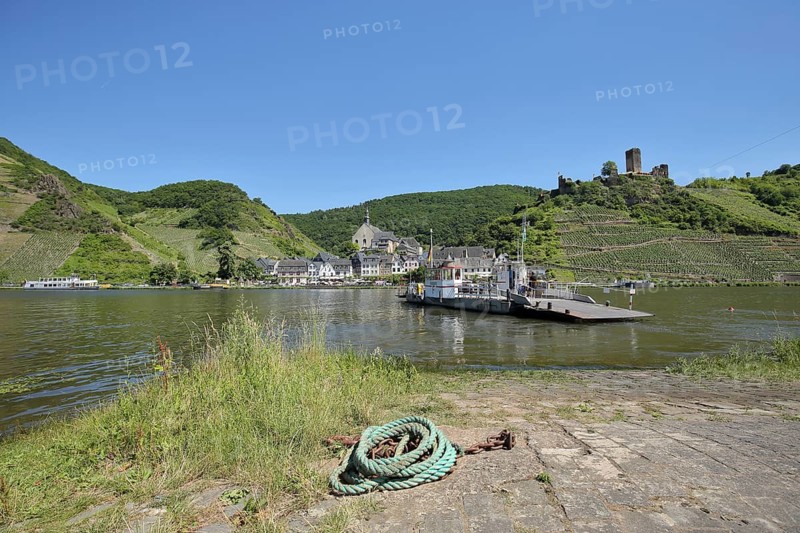 Ferry across the Moselle to Beilstein with Metternich Castle