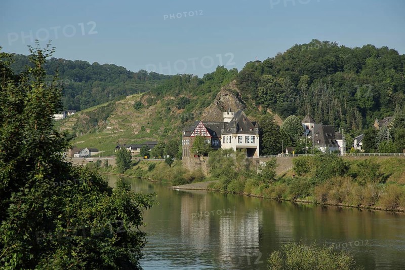 View of Kobern-Gondorf with moated castle Oberburg Schloss von der Leyen