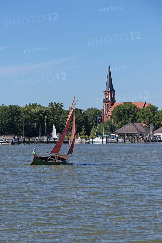 Sailing boat